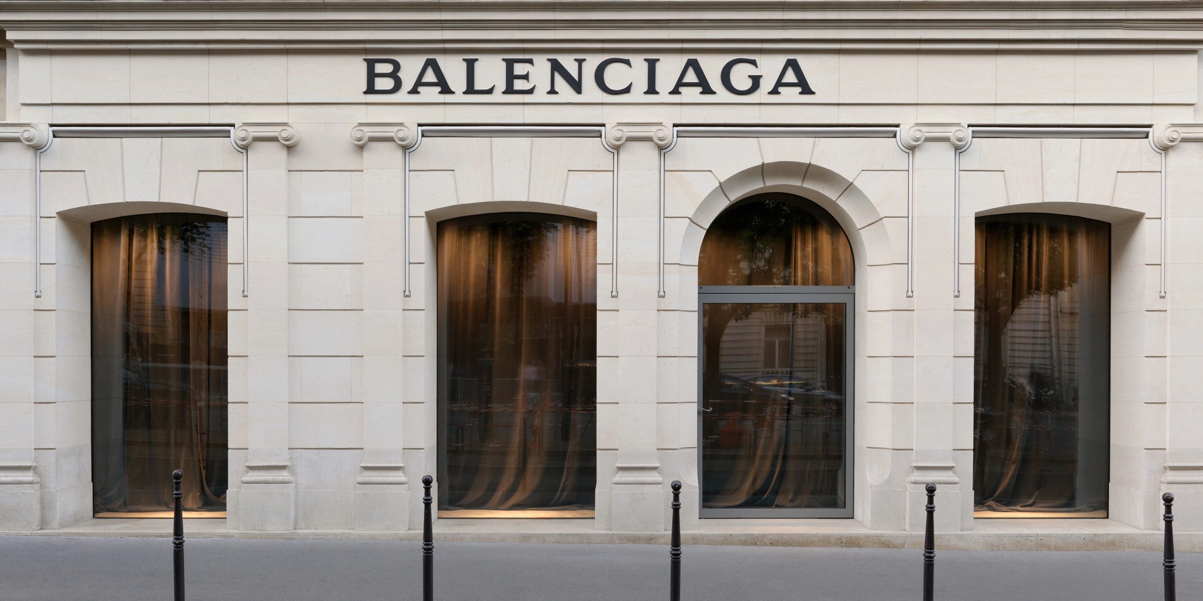 balenciaga-brand-image_official_title